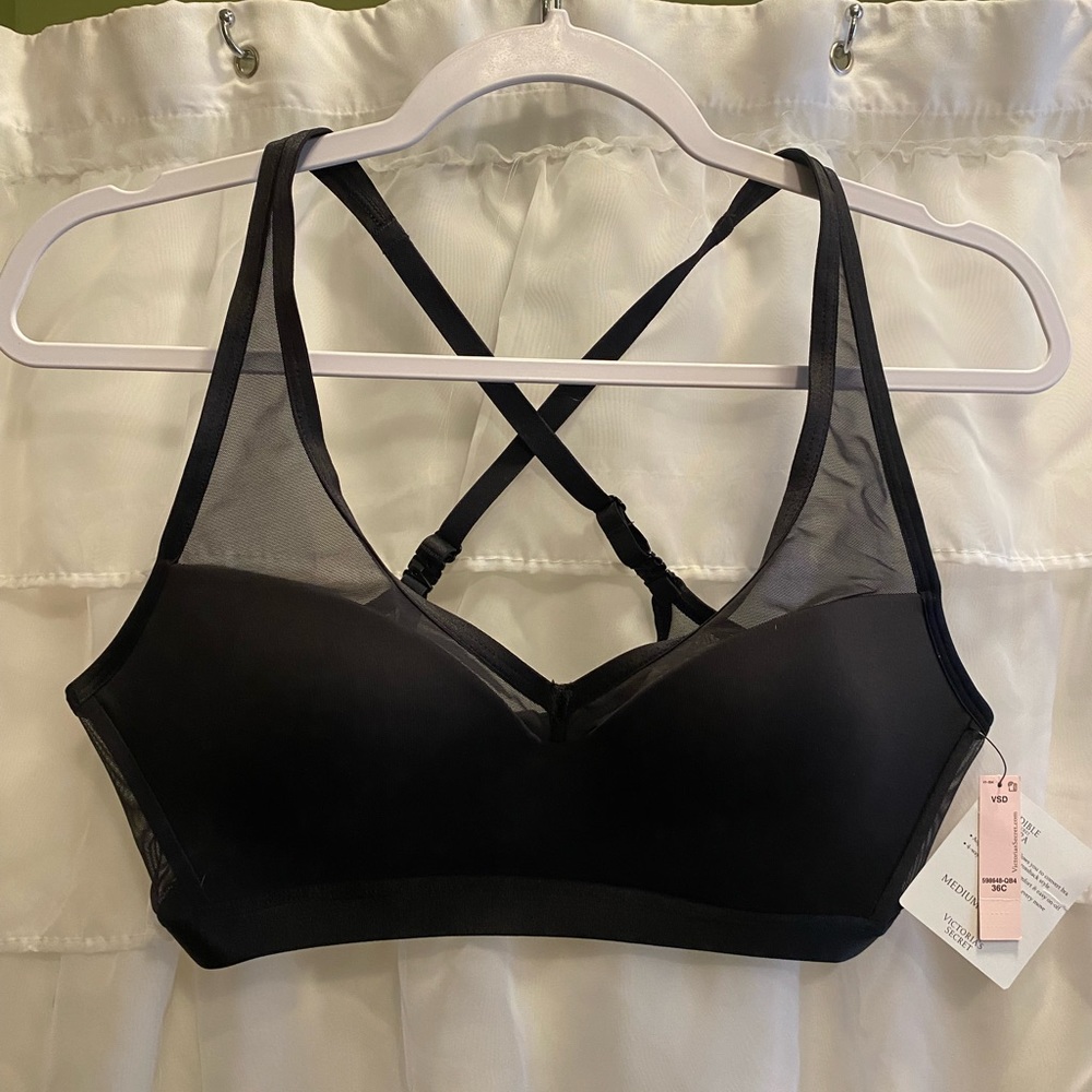 VICTORIA’S SECRET SPORTS BRA NWT